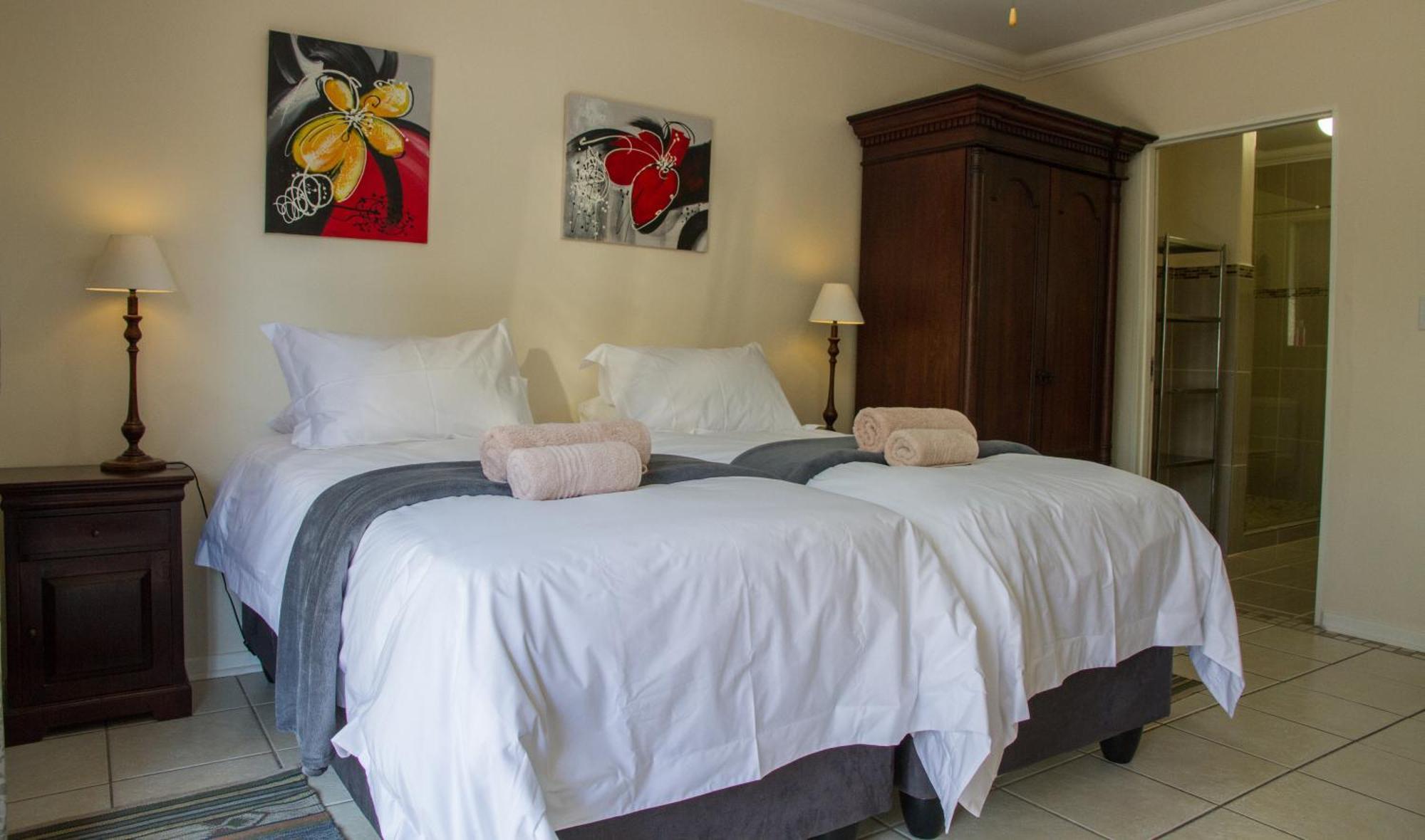 Sunshine Self Catering Apartment Mbombela Bagian luar foto