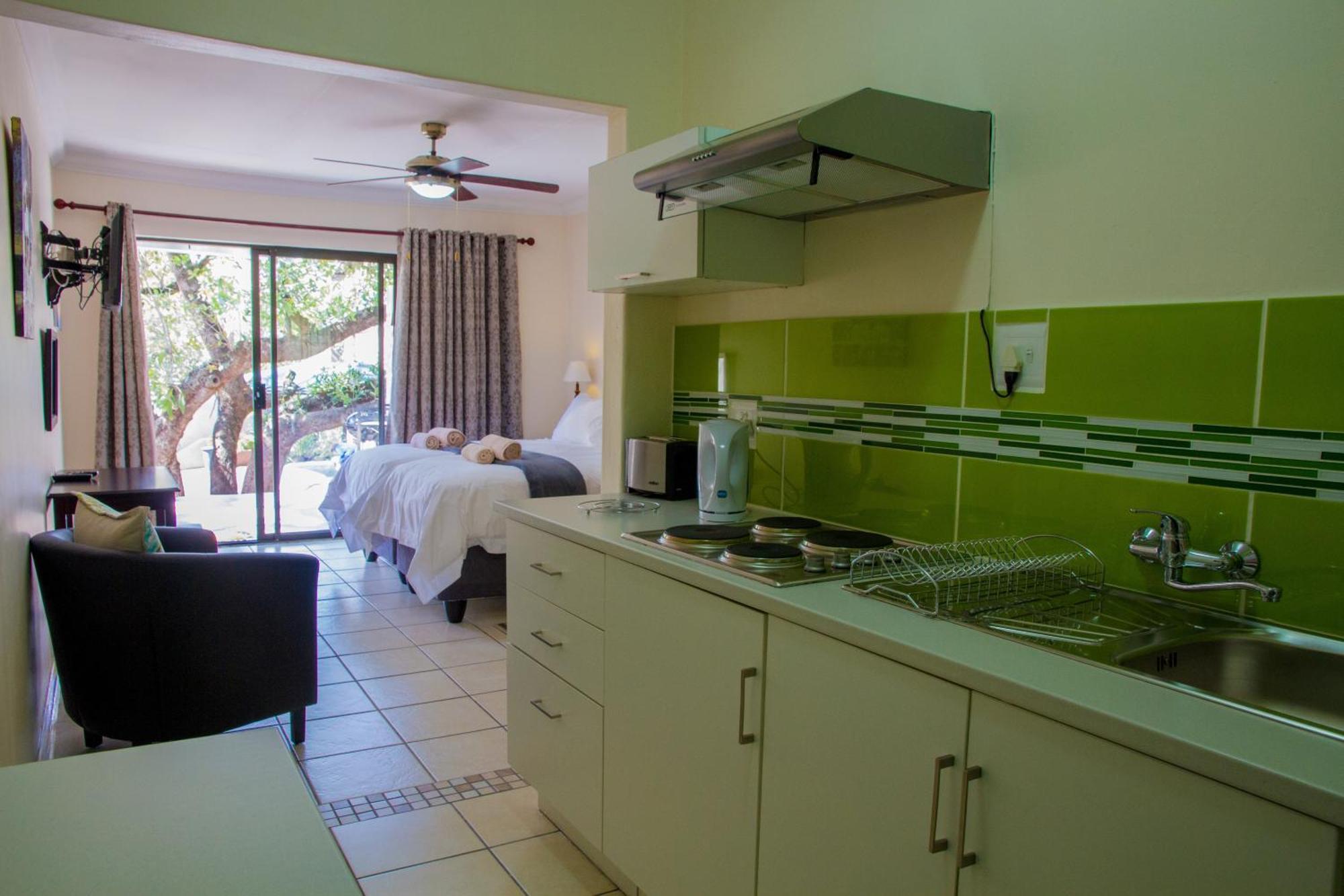 Sunshine Self Catering Apartment Mbombela Bagian luar foto