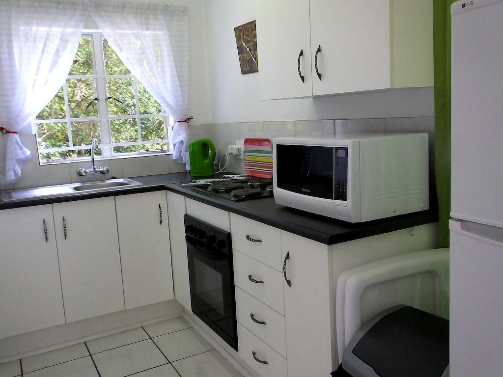 Sunshine Self Catering Apartment Mbombela Ruang foto