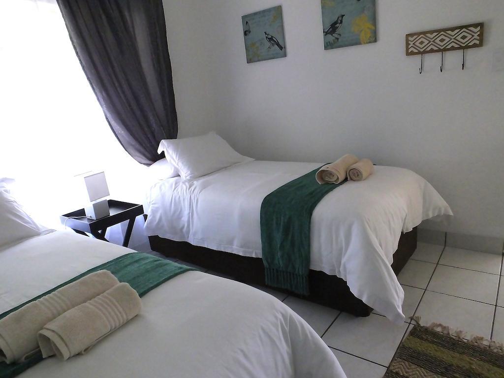 Sunshine Self Catering Apartment Mbombela Ruang foto