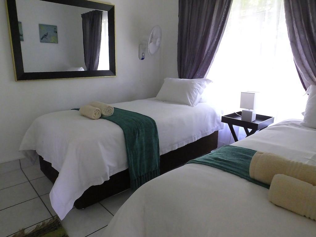 Sunshine Self Catering Apartment Mbombela Ruang foto