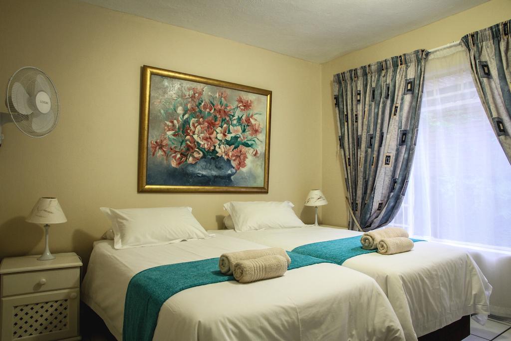 Sunshine Self Catering Apartment Mbombela Bagian luar foto