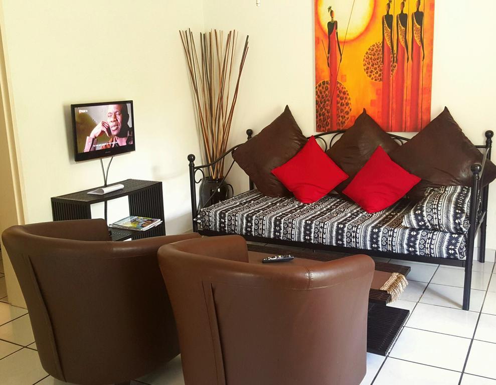 Sunshine Self Catering Apartment Mbombela Bagian luar foto