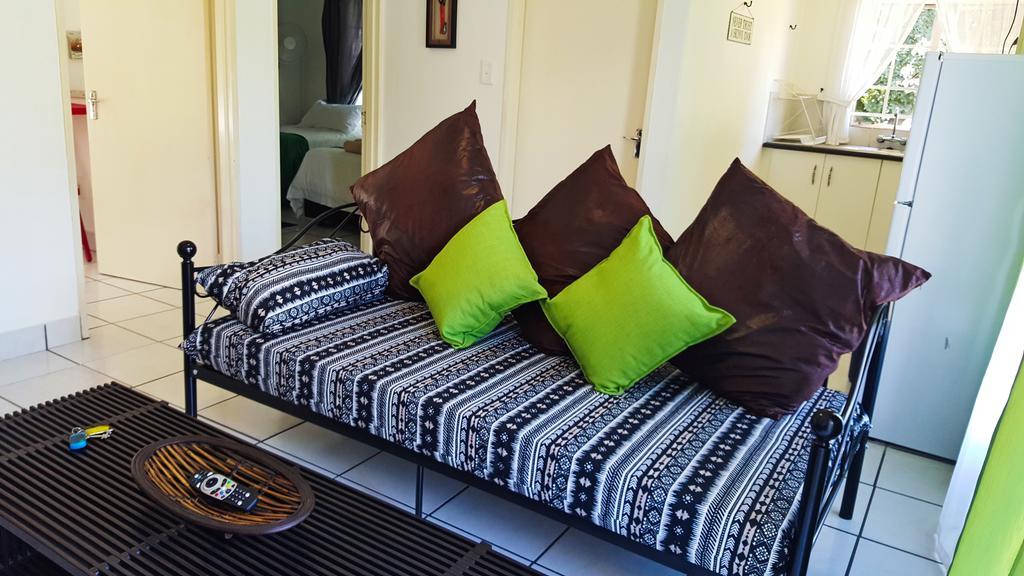 Sunshine Self Catering Apartment Mbombela Bagian luar foto