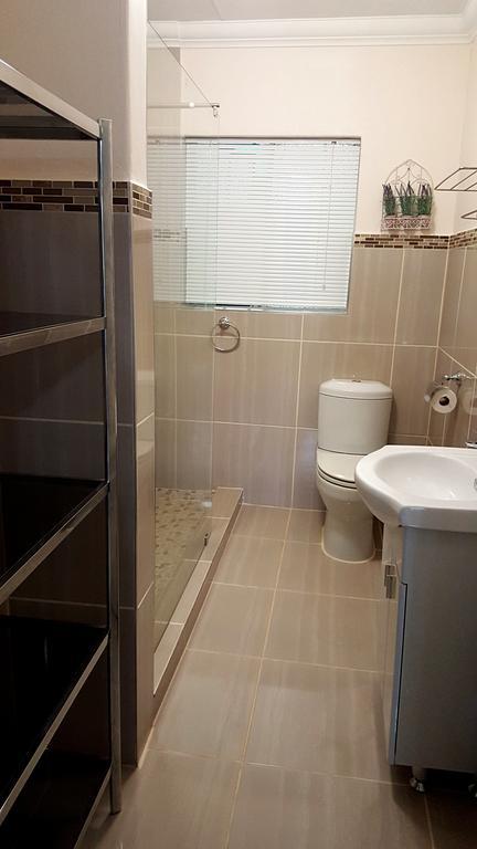 Sunshine Self Catering Apartment Mbombela Bagian luar foto