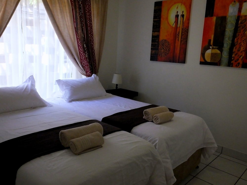 Sunshine Self Catering Apartment Mbombela Bagian luar foto