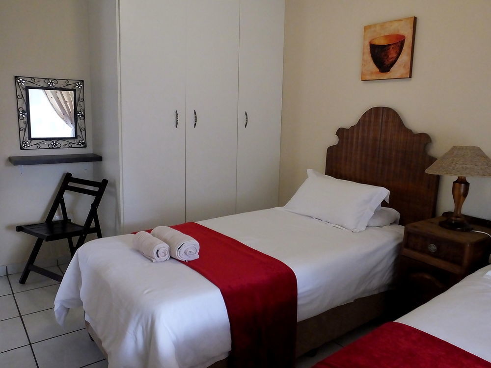 Sunshine Self Catering Apartment Mbombela Bagian luar foto