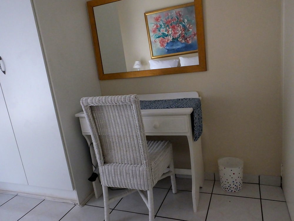 Sunshine Self Catering Apartment Mbombela Bagian luar foto