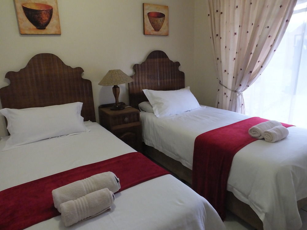 Sunshine Self Catering Apartment Mbombela Bagian luar foto