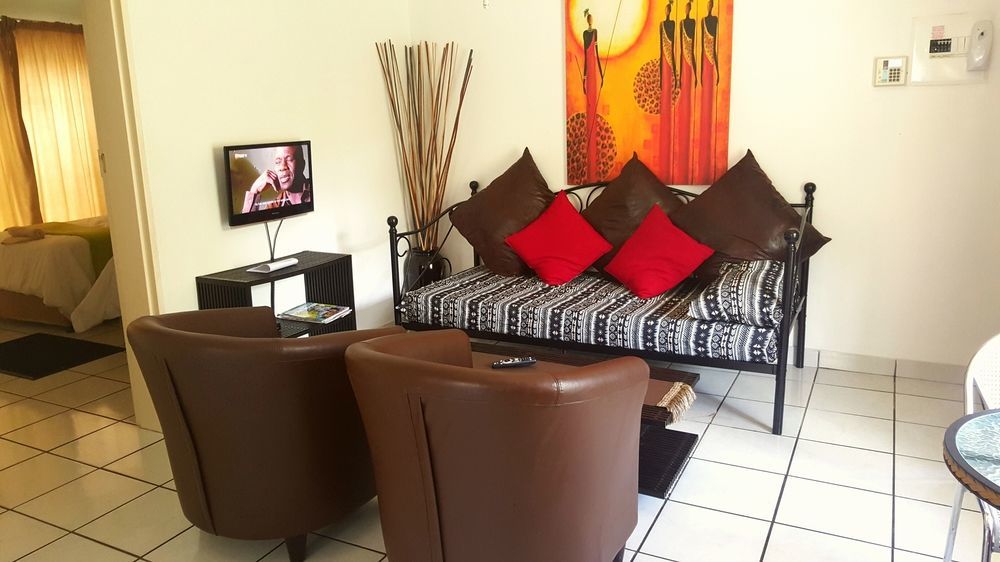 Sunshine Self Catering Apartment Mbombela Bagian luar foto