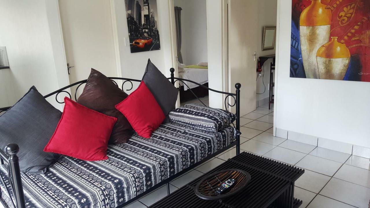 Sunshine Self Catering Apartment Mbombela Bagian luar foto