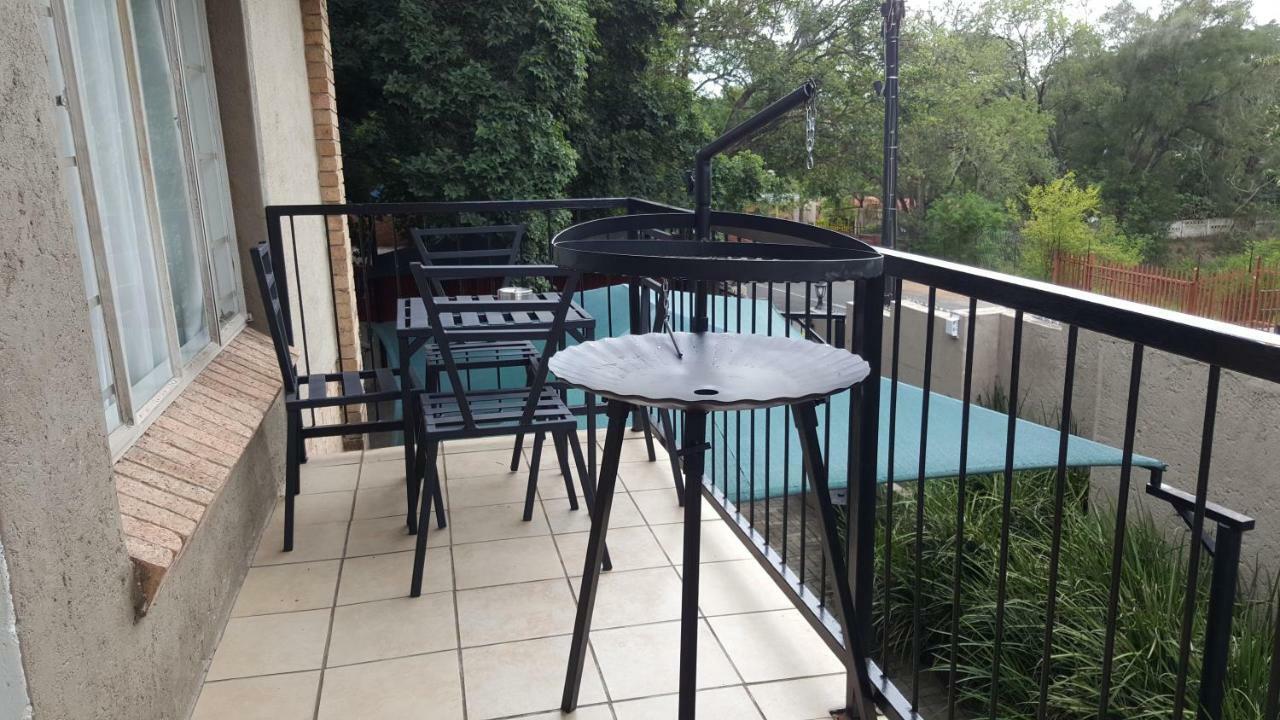 Sunshine Self Catering Apartment Mbombela Bagian luar foto